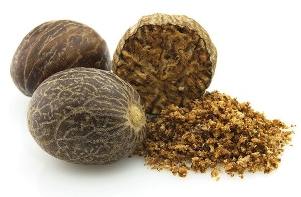 jaiphal-nutmeg-myristica-fragrans